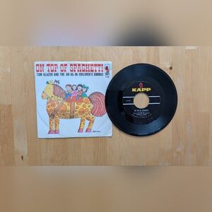 Kids Vinyl Record - Black - On Top of Spaghetti